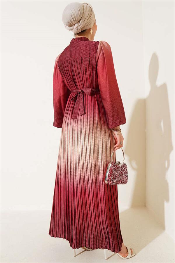 Zigzag Patterned Pleated Dress Tile