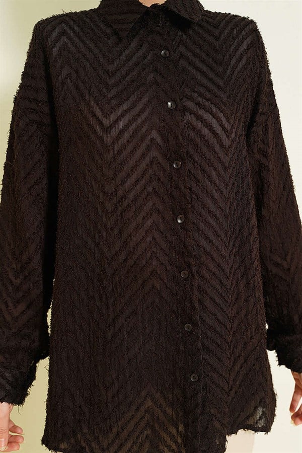 Loose-fitting shirt with zigzag tassels, dark brown.